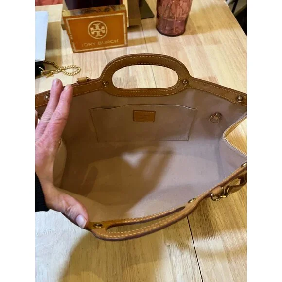 👛  AUTHENTIC LOUIS VUITTON ROXBURY DRIVE YELLOW VERNIS HANDBAG - Picture 9 of 16